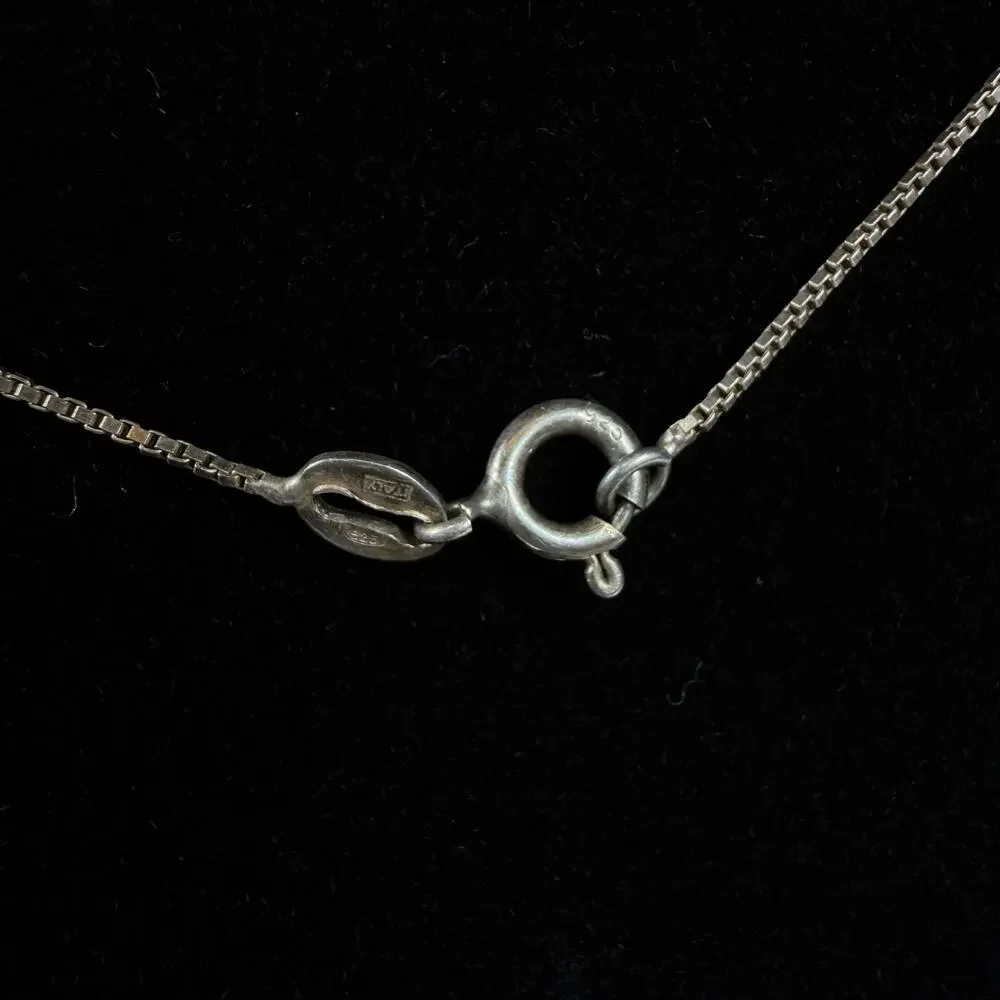 Italy Sterling Silver 925 Star Pendant with Chain 4.78g